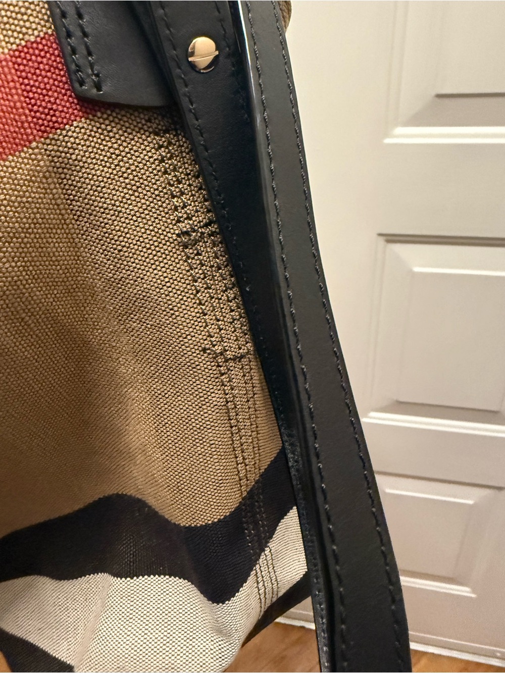 Burberry Tan Burlap Shoulder Bag with Red, Black & Cream Stripes - Picture 5 of 15
